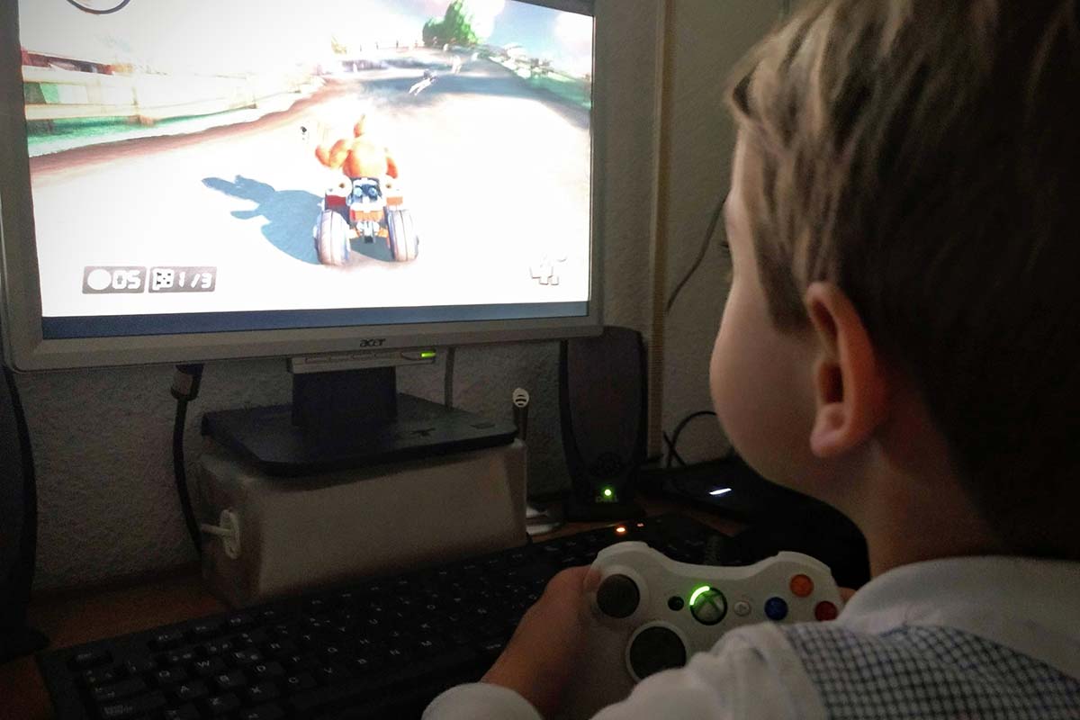 Jugando a Mario kart